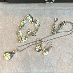 listing-status-banner